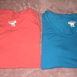 Bundle of two front pocket scoop neck tshirts